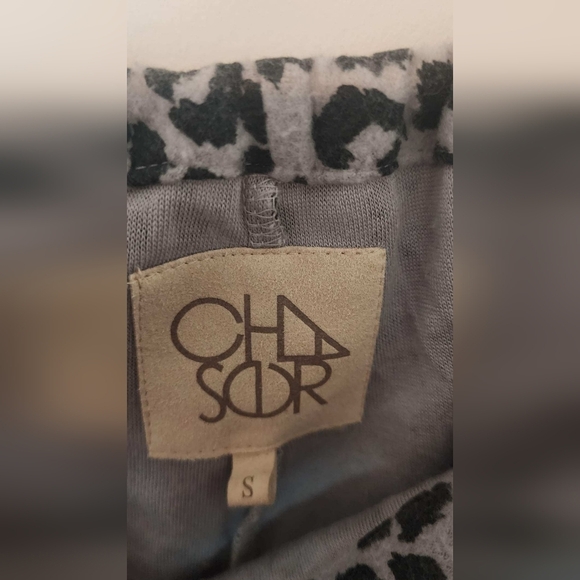 CHASER Animal Print Joggers Size Small - Picture 3 of 3